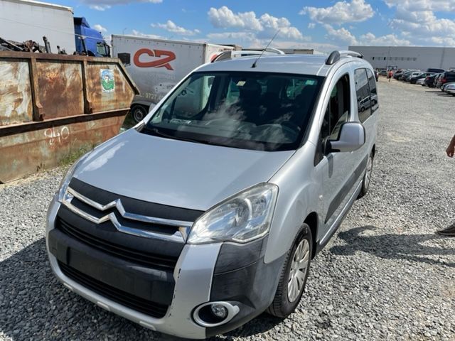 Dezmembrez Citroen Berlingo 1.6 HDI