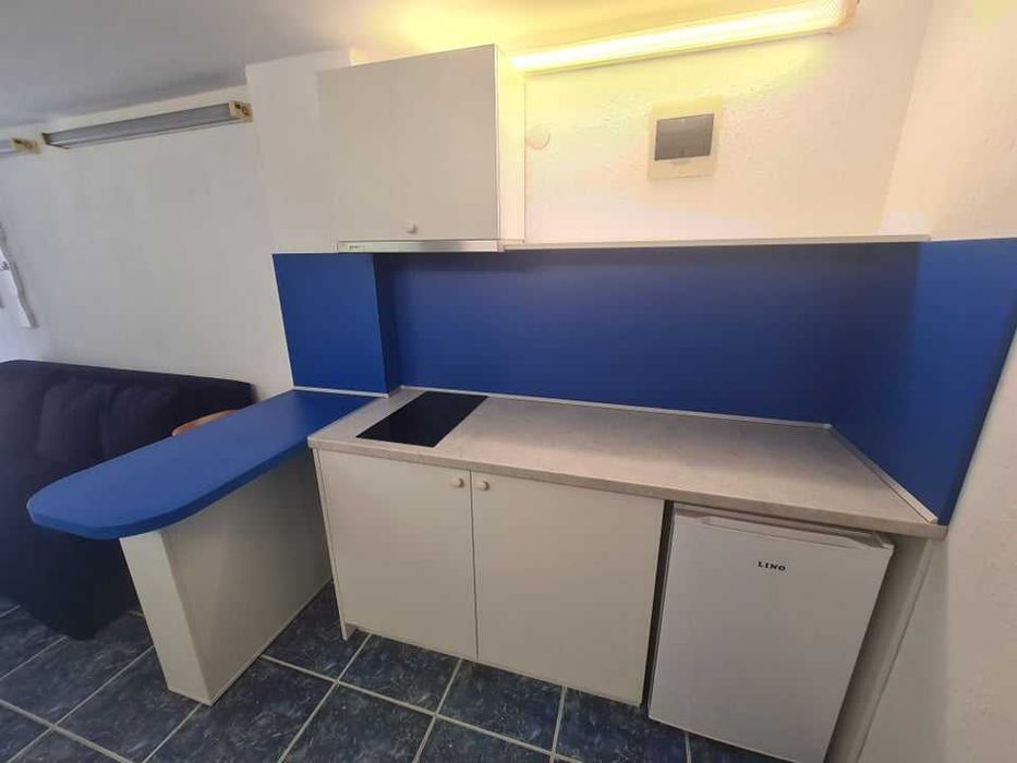 Дава се под наем Едностаен апартамент в Бургас, Лазур - 38 кв.м за 127.5 € - Снимка #2