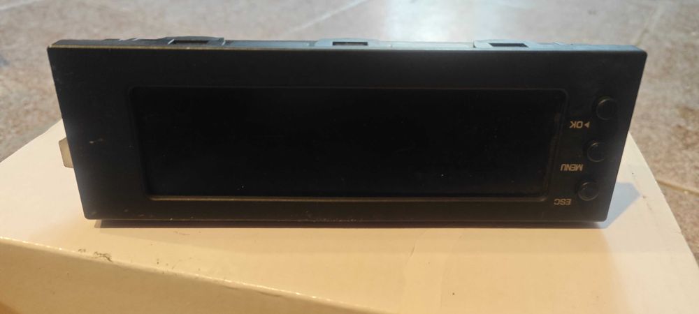 Дисплей за citroen с3 и peugeot