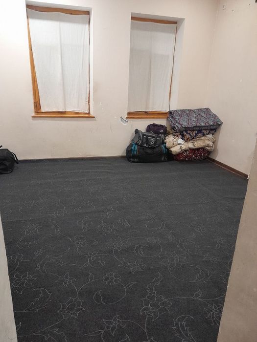 Kvartira-hovli arenda Yashnabod Dostlik metroga 5 daqiqalik masofa.