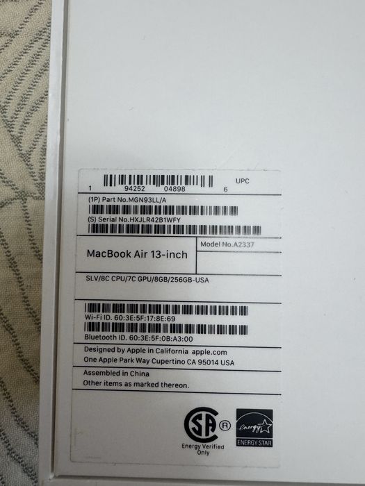 Продам MacBook Air почти новый