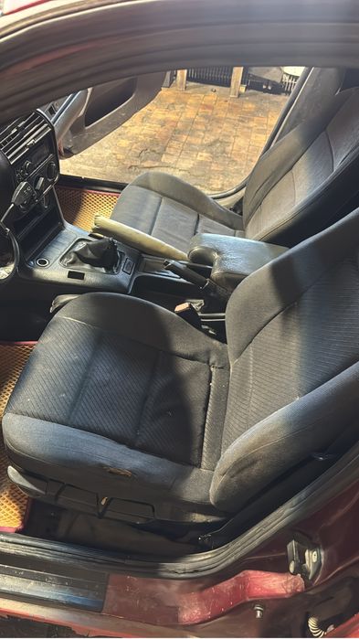 Передние сиденья бмв е36