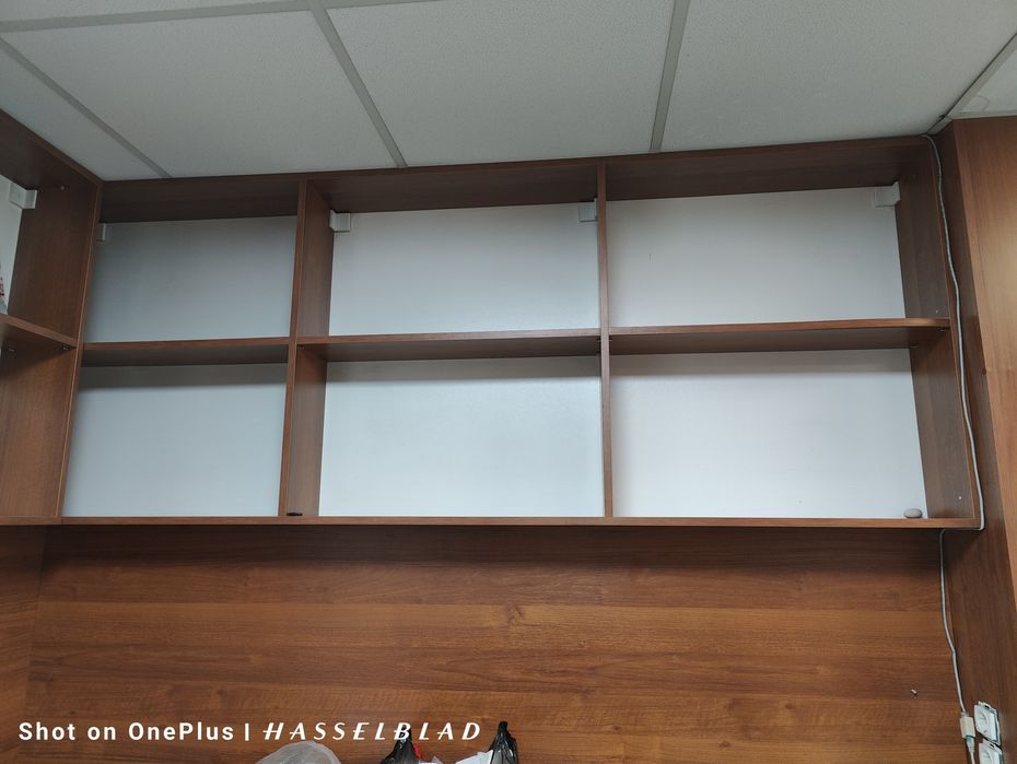 Търговски витрини рафтове етажерки щендери стелажи търговско оборудван