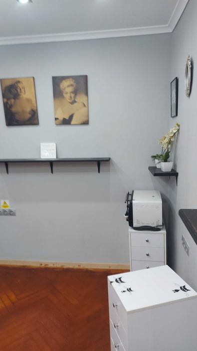 Ichiriez salon de frizerie coafor 27mp cu vad pietonal cu clientela