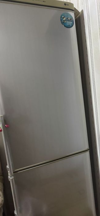 Срочно!Продам холодильник LG