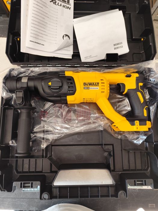 Акумулаторен безчетков перфоратор къртач Девалт DeWALT DCH133 2,6J