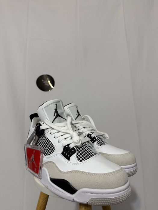 Adidasi Jordan 4 military black 40,41,43