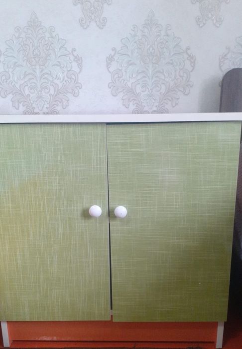 Продаю  диваны  и шифоньер