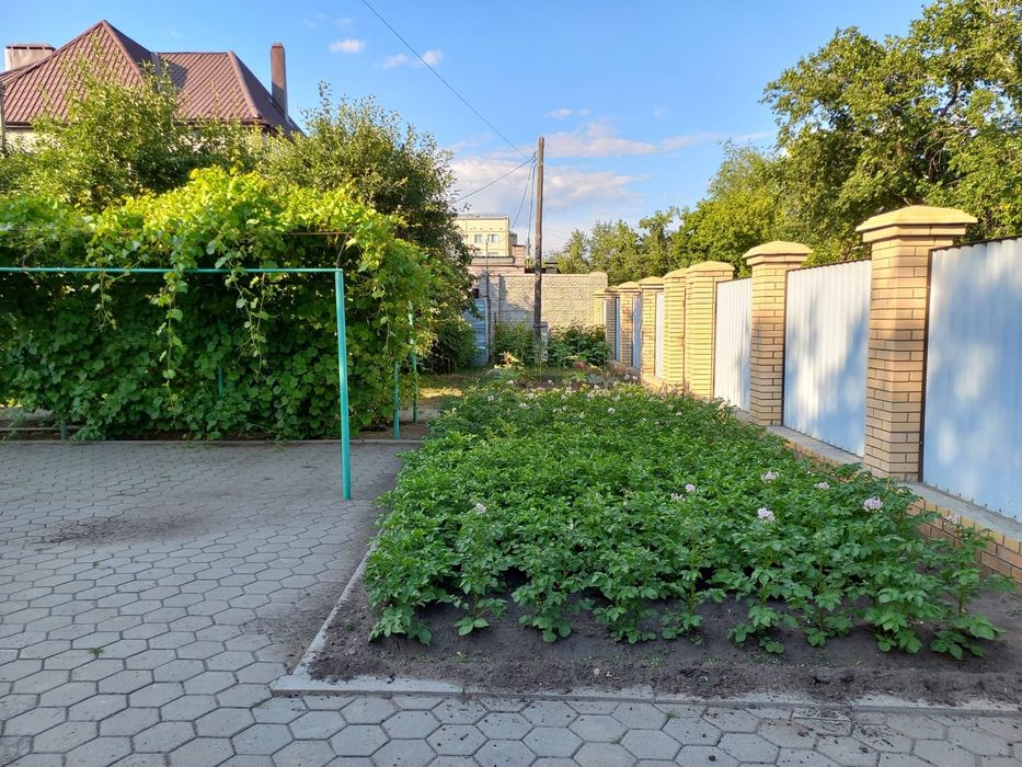 Продам коттедж в центре города