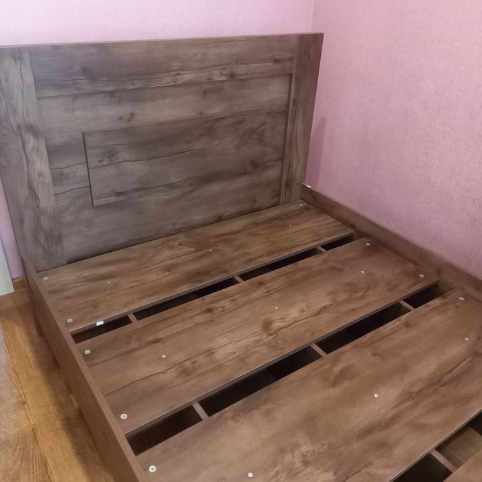 Продам кровать полуторку