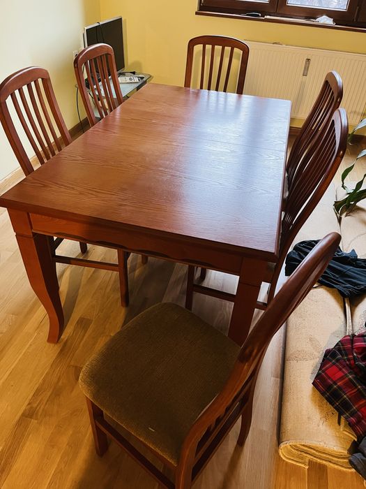 Трапезна холна маса