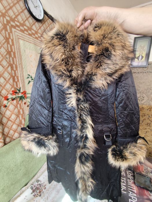 Продам зимние куртки