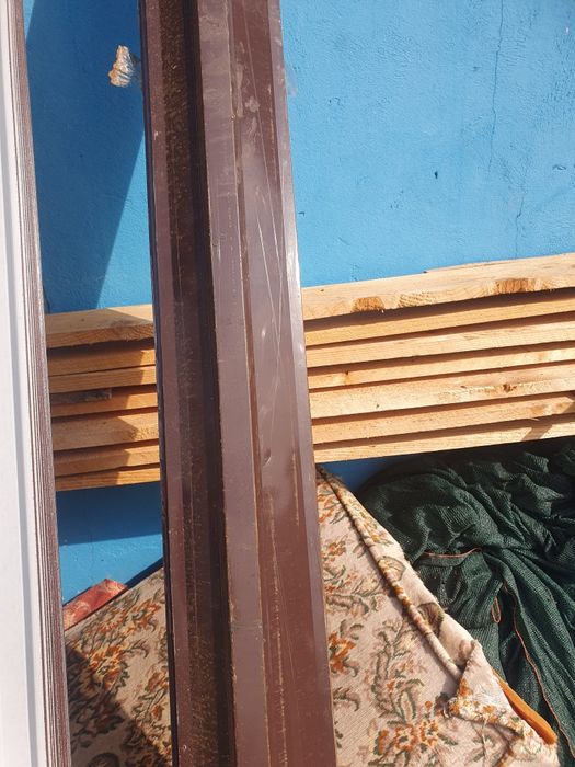 Tabla cutată maro lucios și mat – Calitate superioară, preț avantajos!