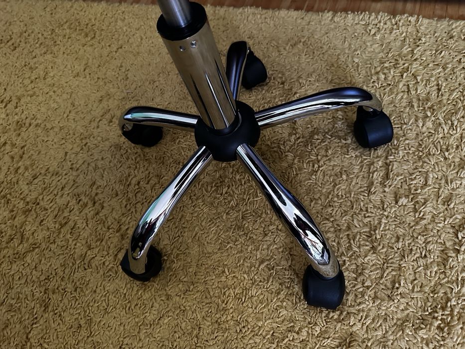 scaun rotativ cu roti