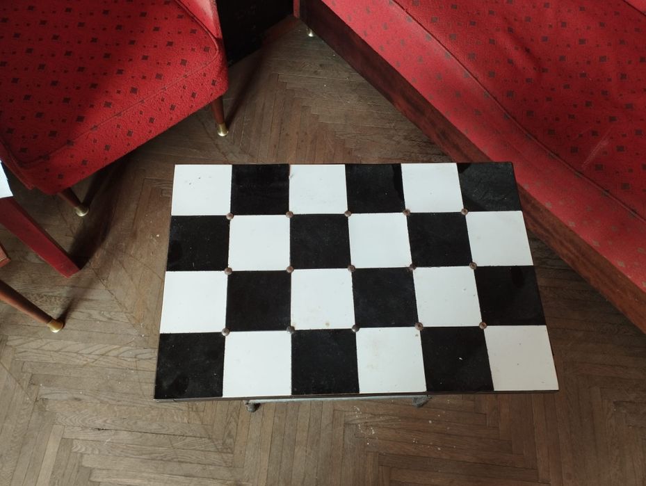 Măsuță din material  metalic