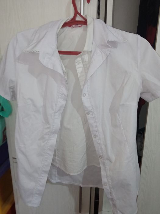 Продам школьные блузки