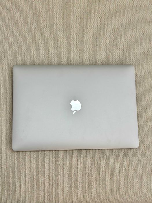 Apple MacBook Pro 15" (2107) - i7 / 16 GB RAM / Retina с ПОДАРЪК