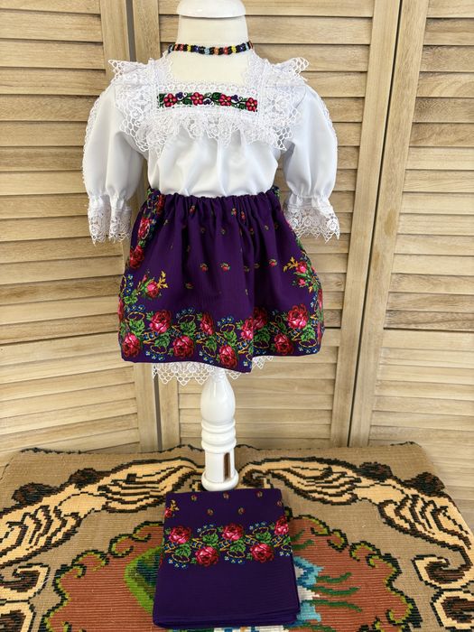 Costum popular pentru fetite de Maramures