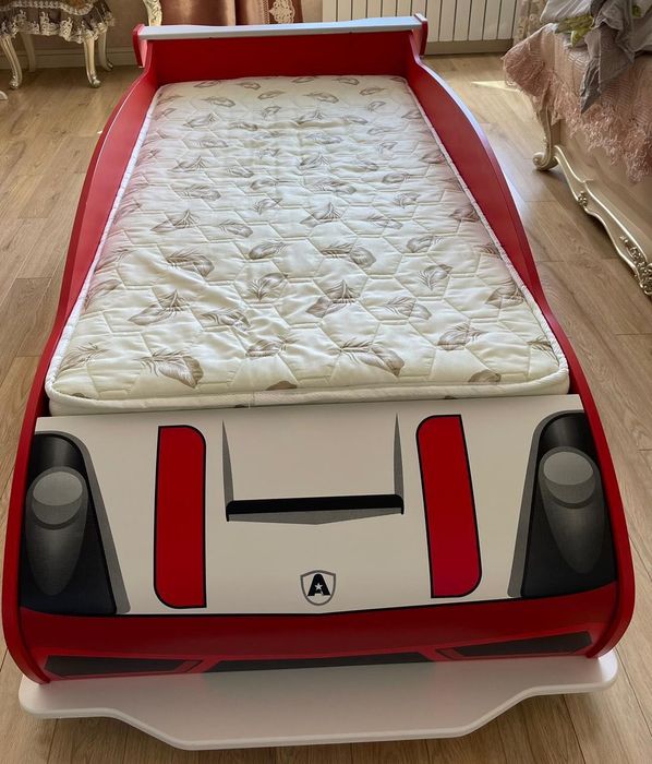 Мебель детская . Кровать .