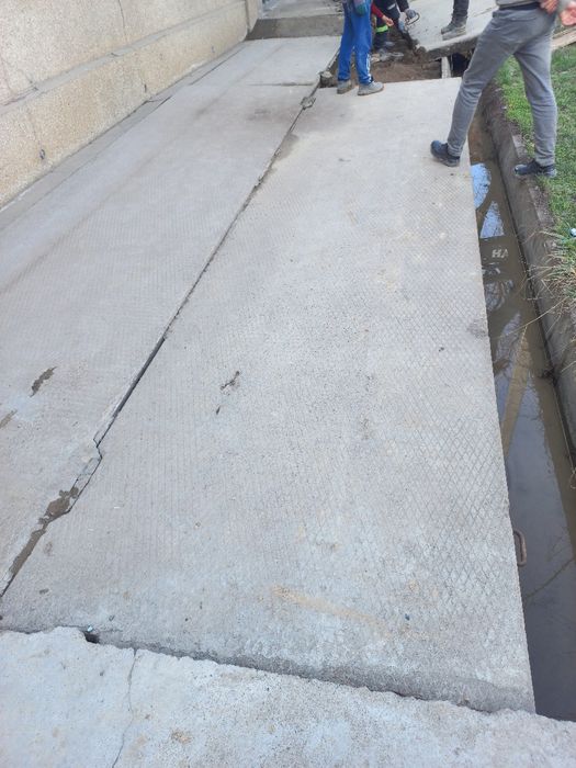 Дорожные плити    Б/У