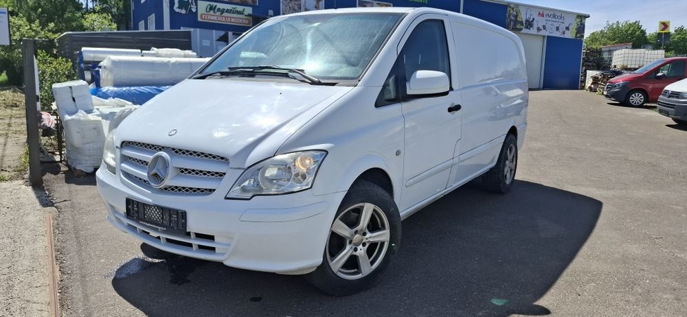 Mercedes Vito 110 lung, 2.2 Euro 5, An 2012, AC, 3 locuri+marfa