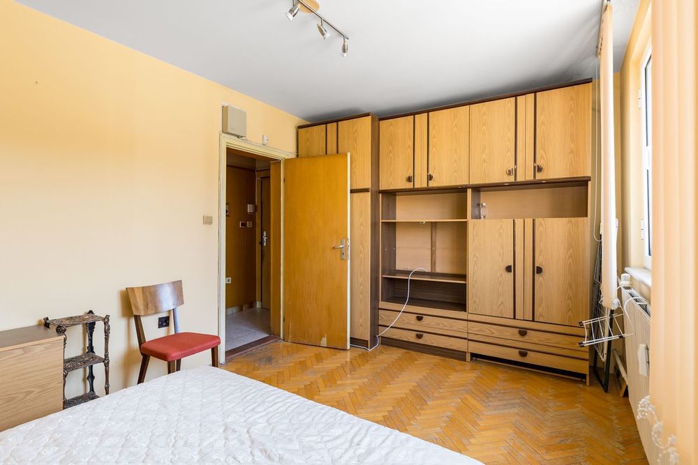 Продава се Тристаен апартамент в Плевен, Сторгозия - 72 кв.м за 1417 €/кв.м - Снимка #8