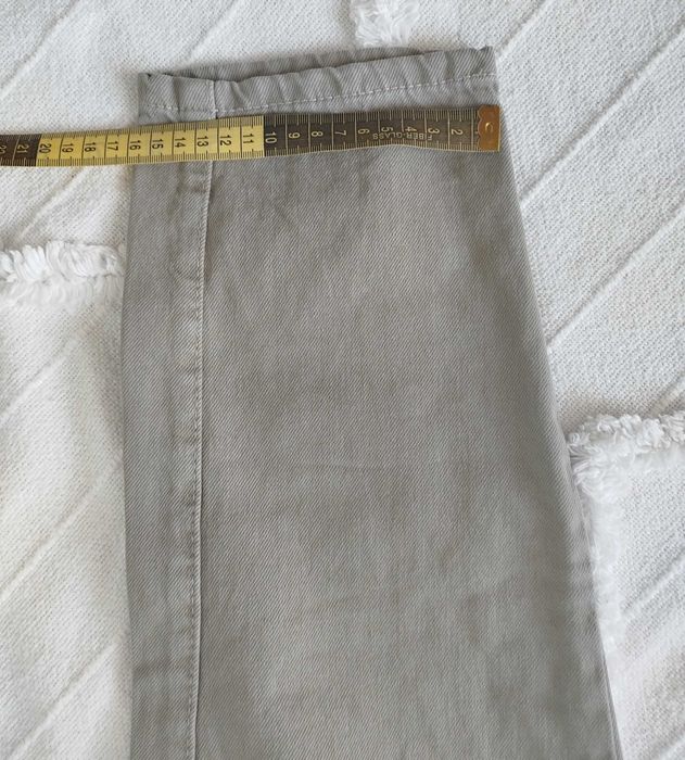 Продавам дамски сиво-зелени дънки