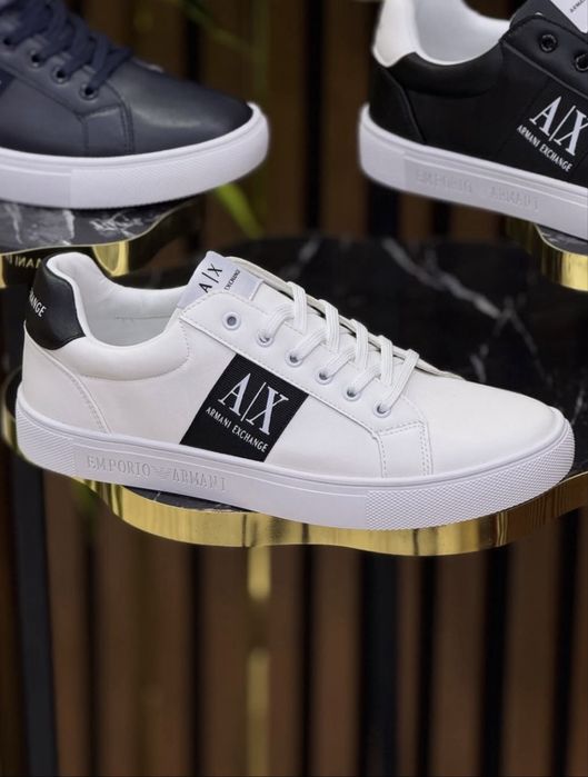 Ranglari nor erkaklar uchun oyoq kiyim