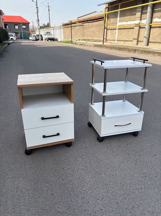 Помощница тумбочка на роликах каталка этажерка для салона красоты и