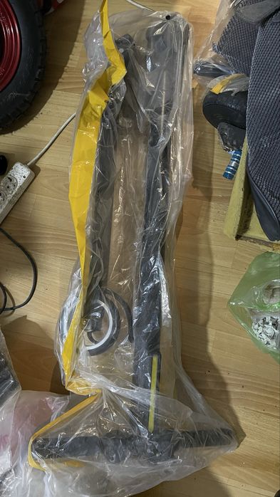 Продам самокаты электронные 3 штуки  24 вольт