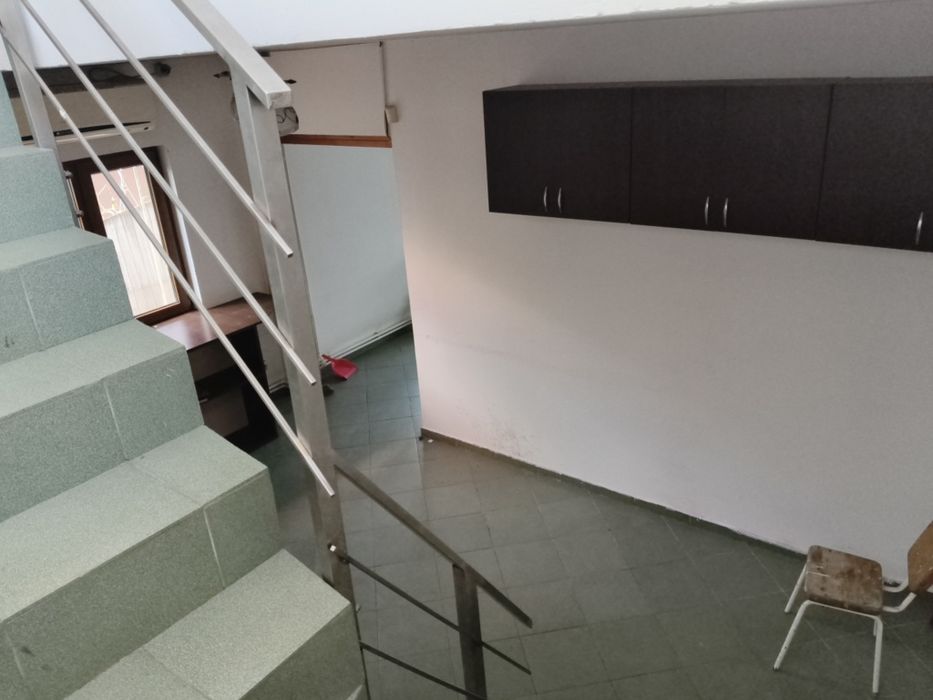 Proprietar, închiriez casă pentru activități comerciale