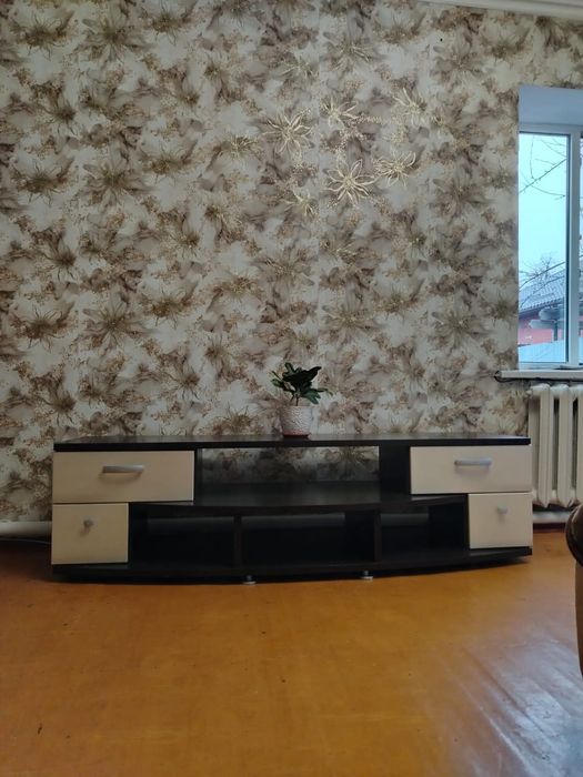 Тумба под телевизор.