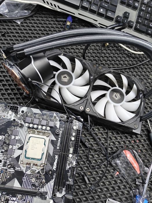 i7-13700+b760m и водянка