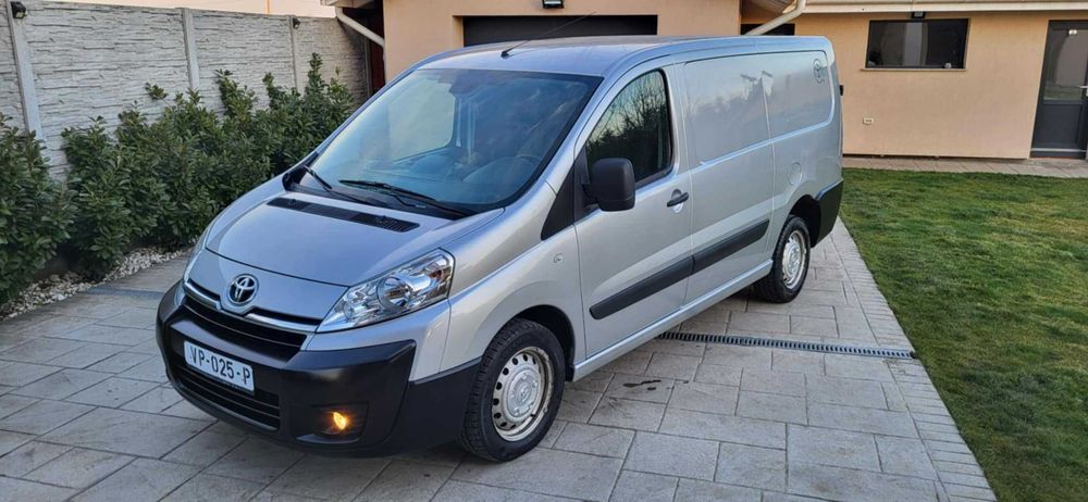 Toyota Proace Model Extra lung