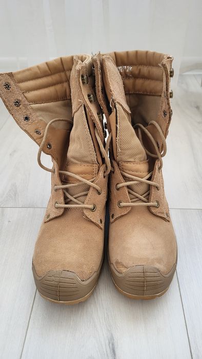 Берцы рыжие и черные