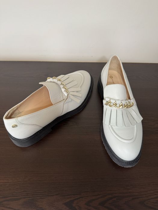 Обувки Fred De La Bretoniere, Loafer Paris Off white, 38 размер
