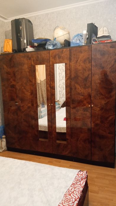 Продам хороший шкаф