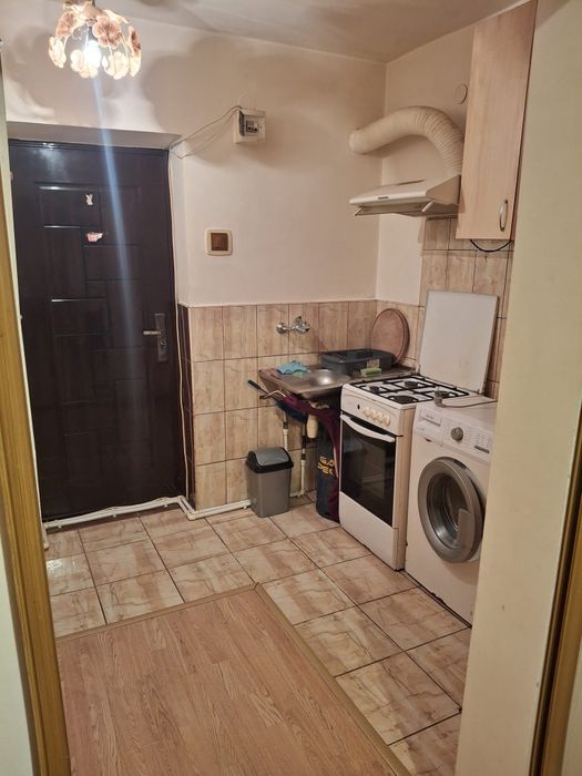 Vând camera de cămin transformata in garsoniera