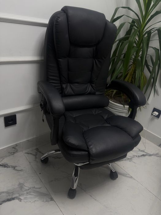Кресло с массажем кожа новый