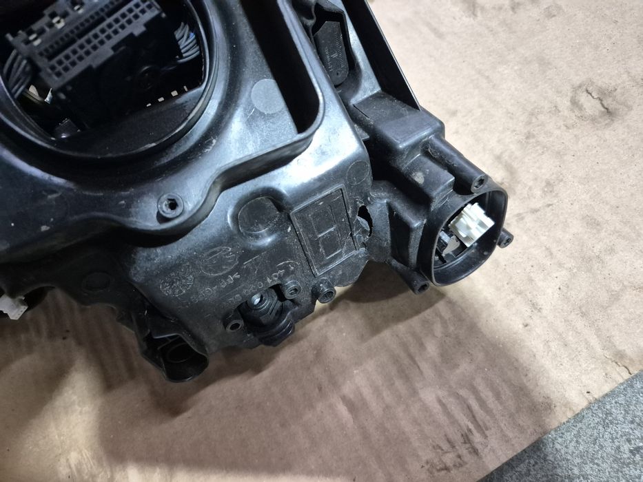 Ляв фар Шкода Октавия IV лед фар Skoda Octavia 4