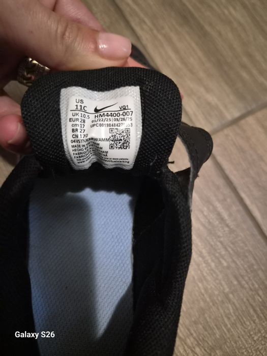 Adidasi Nike marimea 28