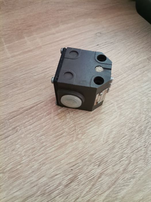 BALLUF BNS 519-B3 краен излючвател