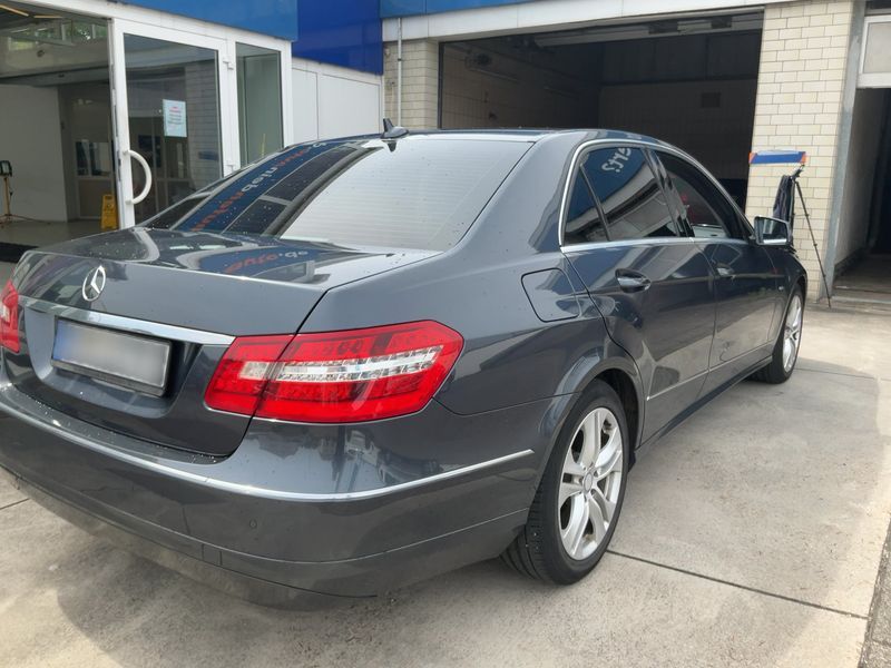 Mercedes-Benz E-Klasse E 220 CDI BlueEfficiency Avantgarde 2011