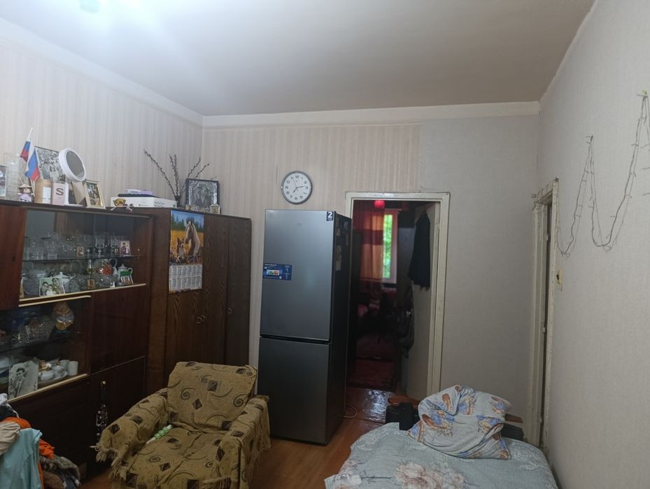Продаю 2 комнатную квартиру на первом этаже улица Шолохова 61 школа