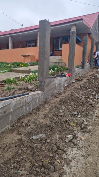 Meseriașul meniu garduri și porți la comanda clientului