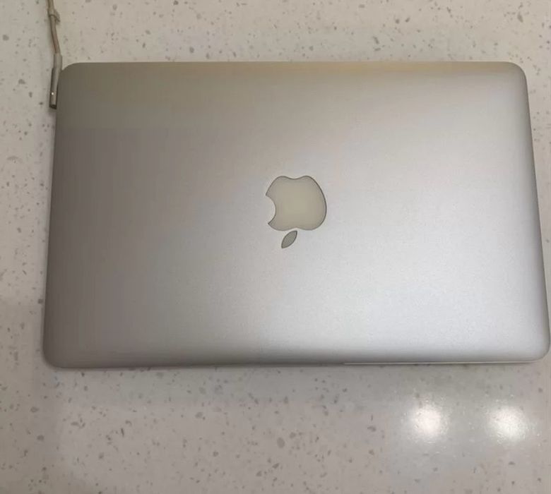 Macbook air 2011 года