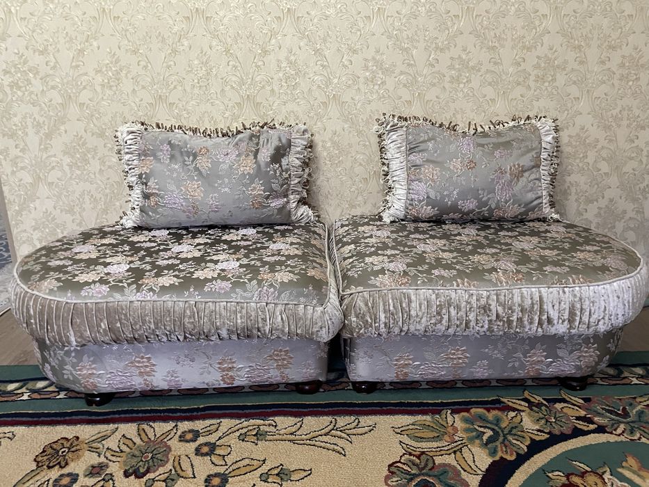 Диваны в комплекте в хорошем состояние