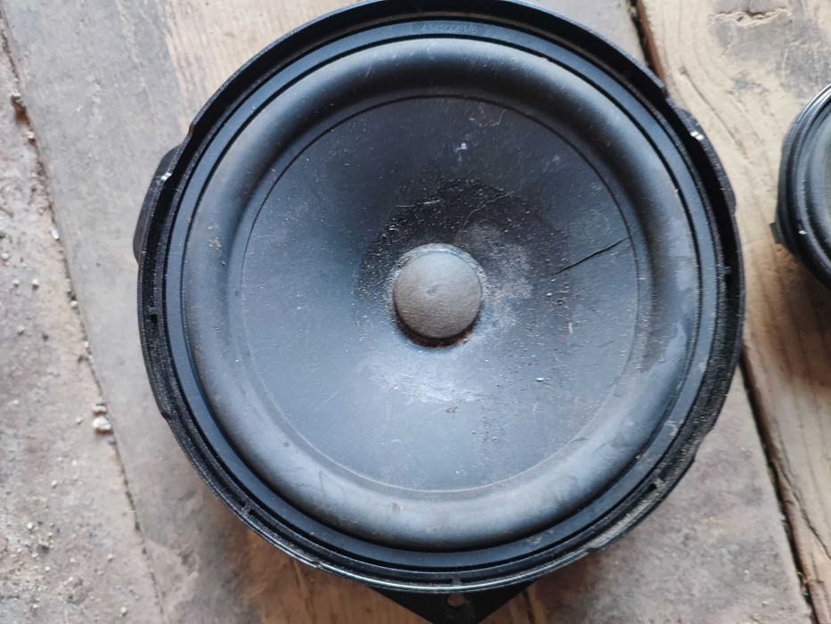 Говорители Mercedes W204 W212 Harman и обикновени колони