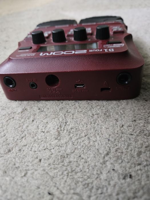 Процесор/ Мултиефект за бас китара Zoom B1 four