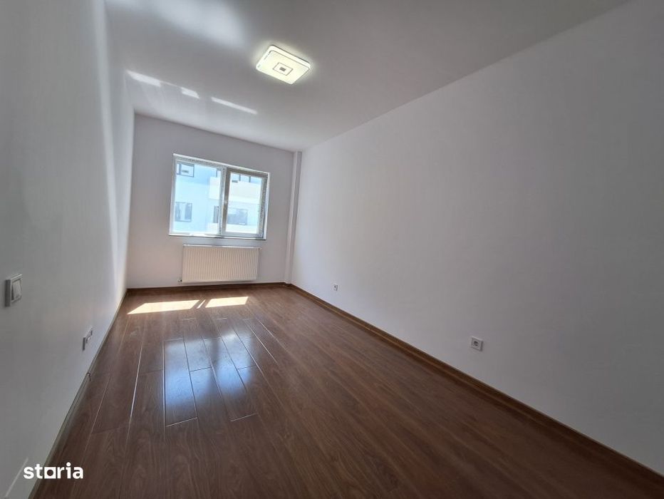 Apartament cu 3 camere, 55 mp, balcon, zona Terra